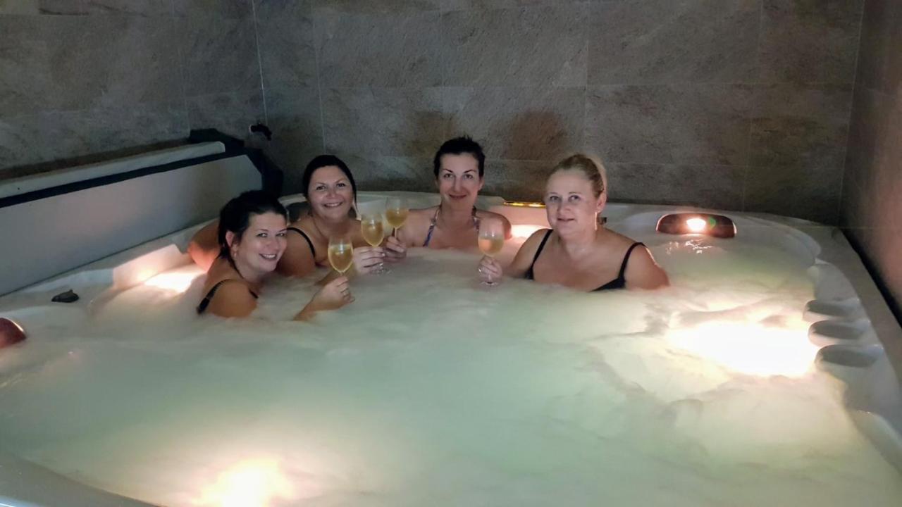 Statek 3 - Wellness & Spa 호텔 Hluboká nad Vltavou 외부 사진